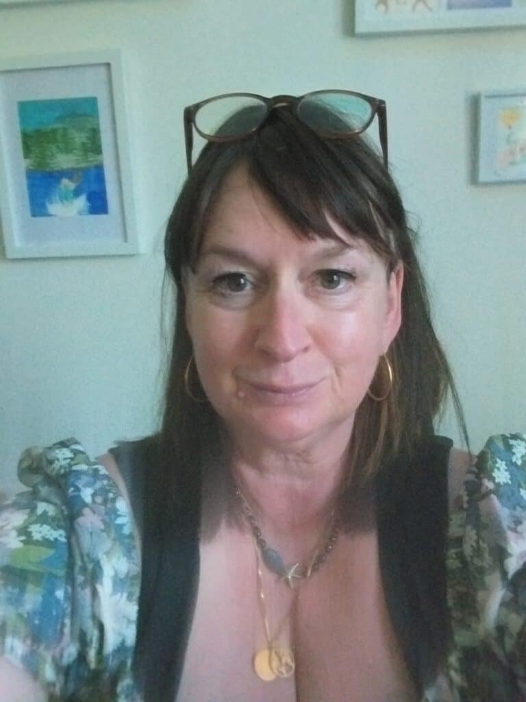 Portrait der Kunsttherapeutin Sabine Brauer